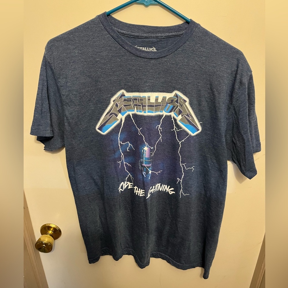 Women’s / juniors Metallica T-shirt Size Large